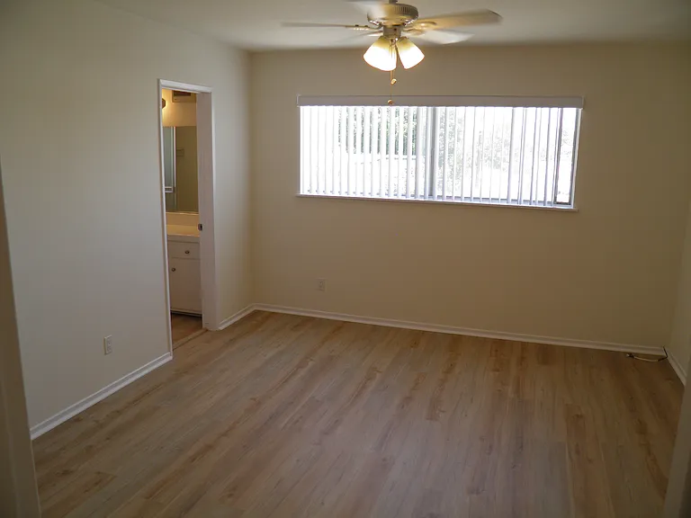 5-703 Strand St #5 — Photo 17