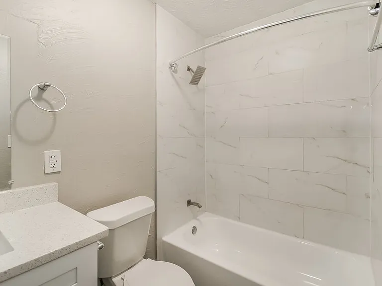 275 Oak St — Photo 13