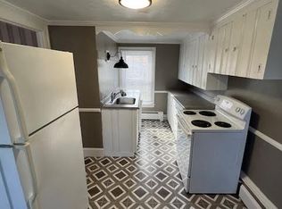 22 Pleasant View Ave FLOOR 2, Greenville, RI 02828