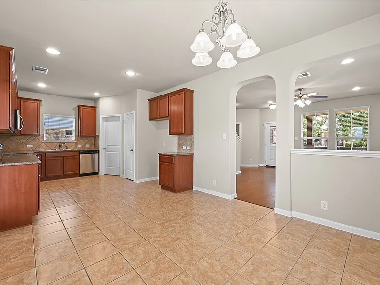 1804 Colorado Bend Dr — Photo 8