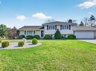 113 Wedgewood Dr, Barrington, IL 60010