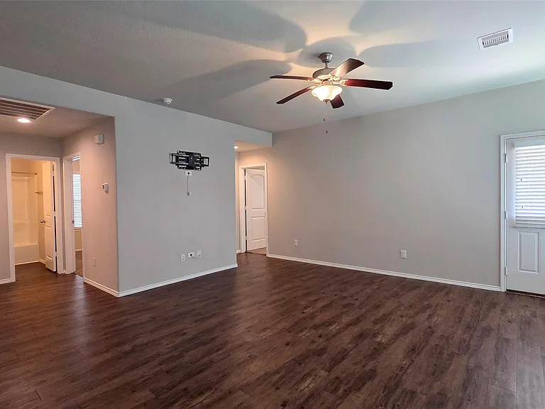 14097 Lake Crescent Dr — Photo 6