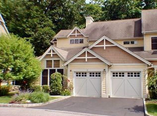19 Landing Dr, Dobbs Ferry, NY 10522