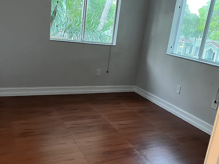 2606 SE 15th Pl — Photo 4