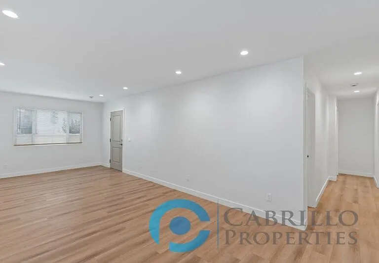 3645 Logan Ave — Photo 5