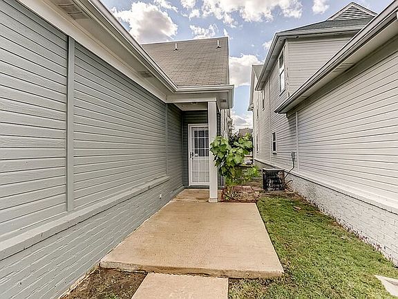3rd image of 1338 Harbor Park Dr