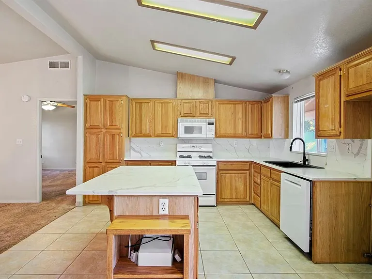 788 E Willow Ave — Photo 20