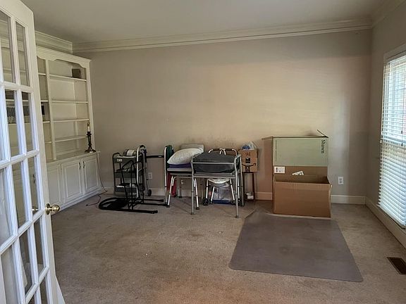 5th image of 981 Marbury Ct SW