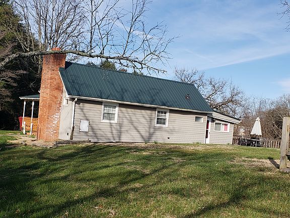 2nd image of 613 Collins Dr