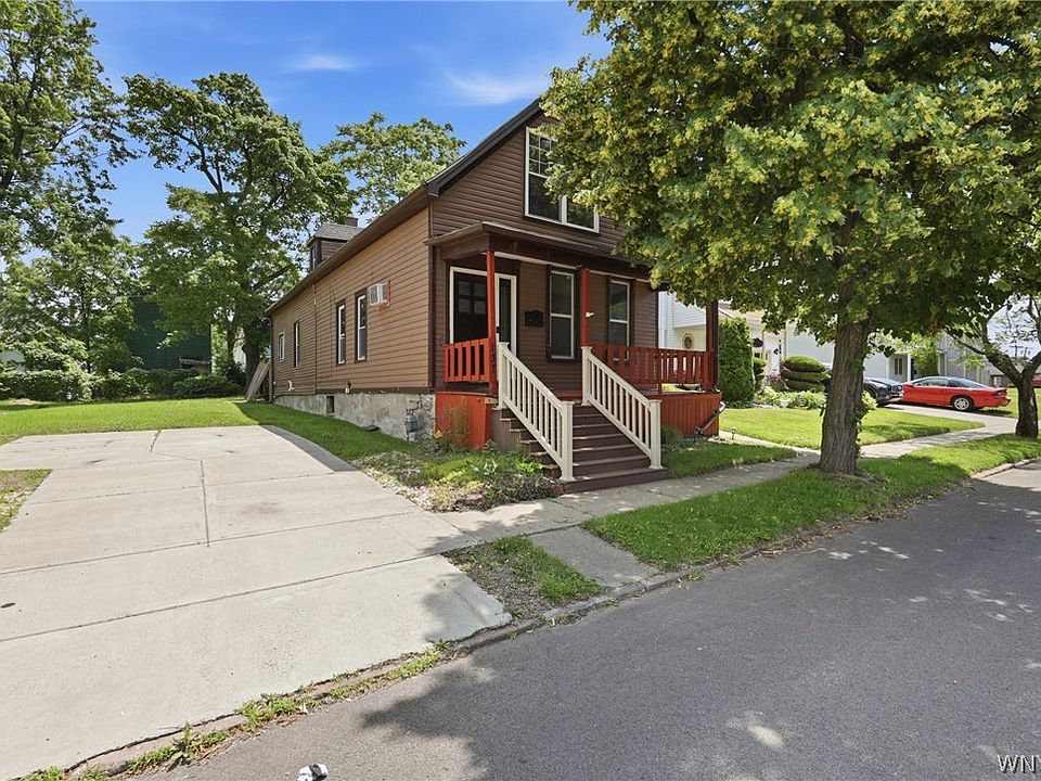 1st image of 137 Waverly St