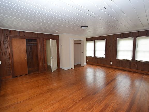 4th image of 643 1/2 11th St