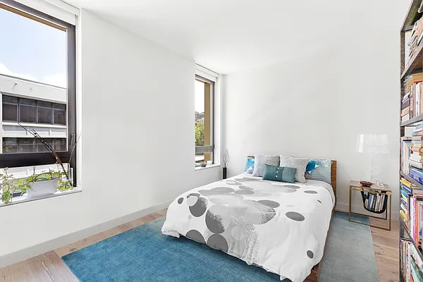 Rented by Compass | media 32