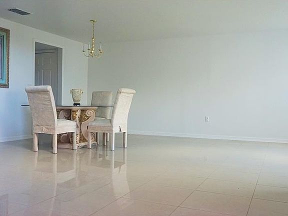 3rd image of 5049 Spanish Oaks Blvd
