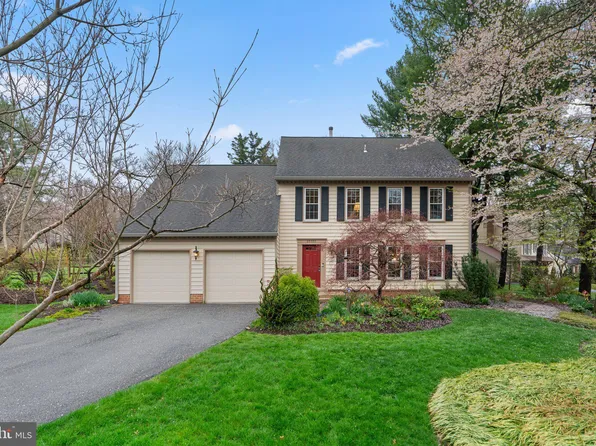 20501 Highland Hall Dr, Montgomery Village, MD 20886