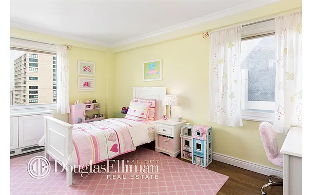 Sold by Douglas Elliman | media 29