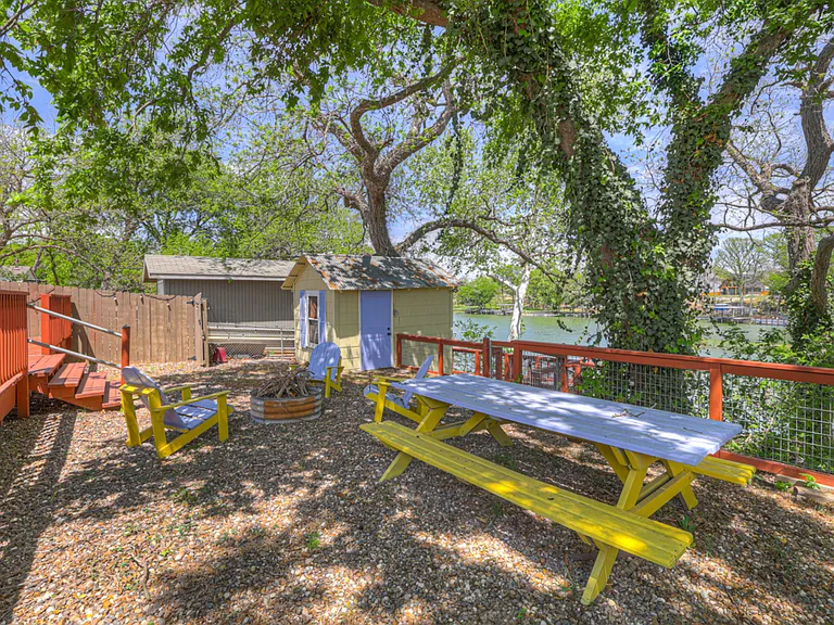 1015 Reiley Rd — Photo 34