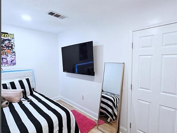 3rd image of 1319 Pailet Ave