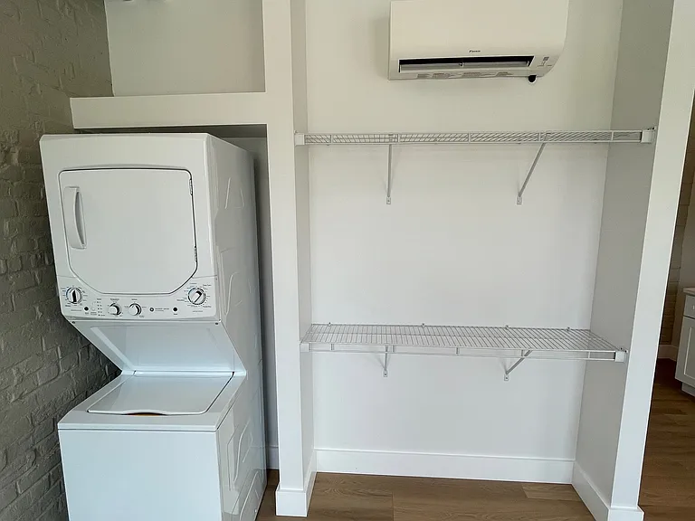 510 W Liberty St #2 — Photo 5