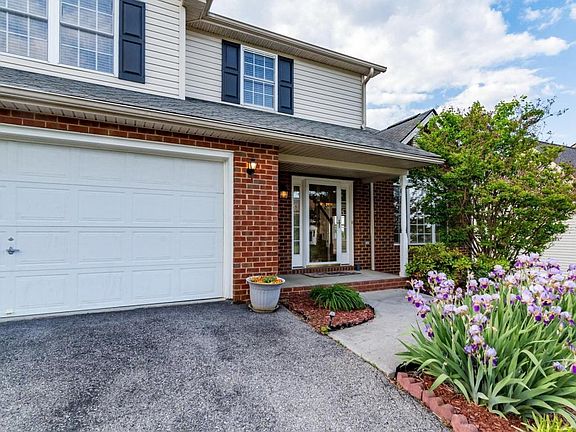 2nd image of 6102 Renoir Ln