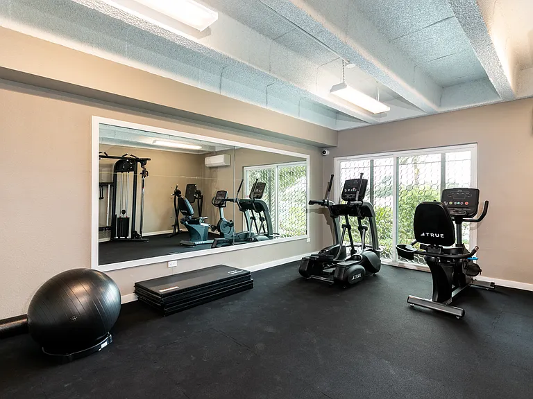 1600 Ardmore Ave #310 — Photo 24