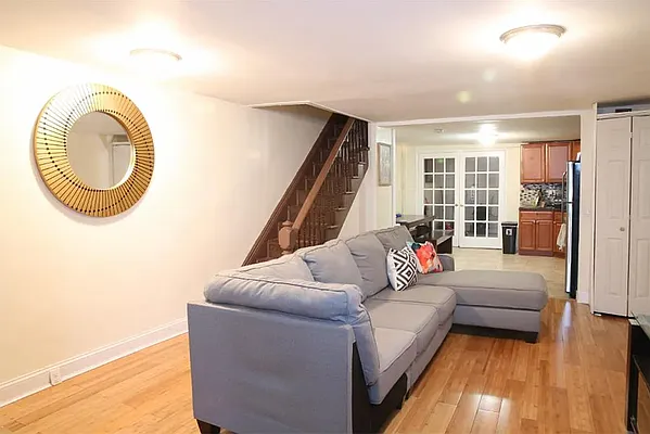 Rented by Compass | media 7