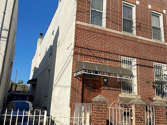 2nd image of 1060 60th St