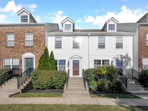 1010 Hartford Village Blvd, Columbus, OH 43228