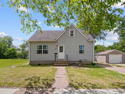 1664 8th St NW, Cedar Rapids, IA, 52405