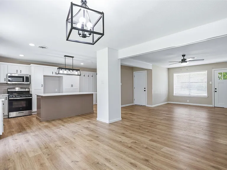 1006 N Grant Dr — Photo 4