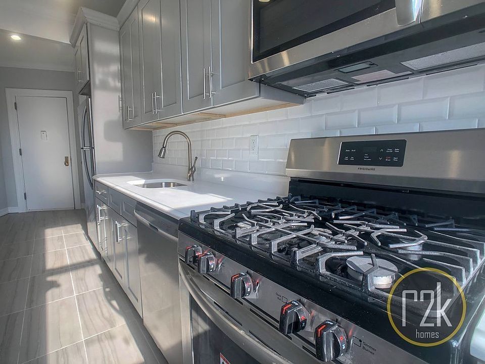 1st image of 30-11 Astoria Blvd #44