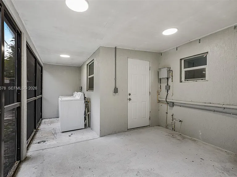 2290 Rutland St — Photo 23