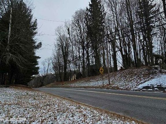 Exterior Neighborhood (street photo)