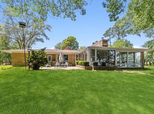 7089 N Maple Dr, Coloma, MI 49038