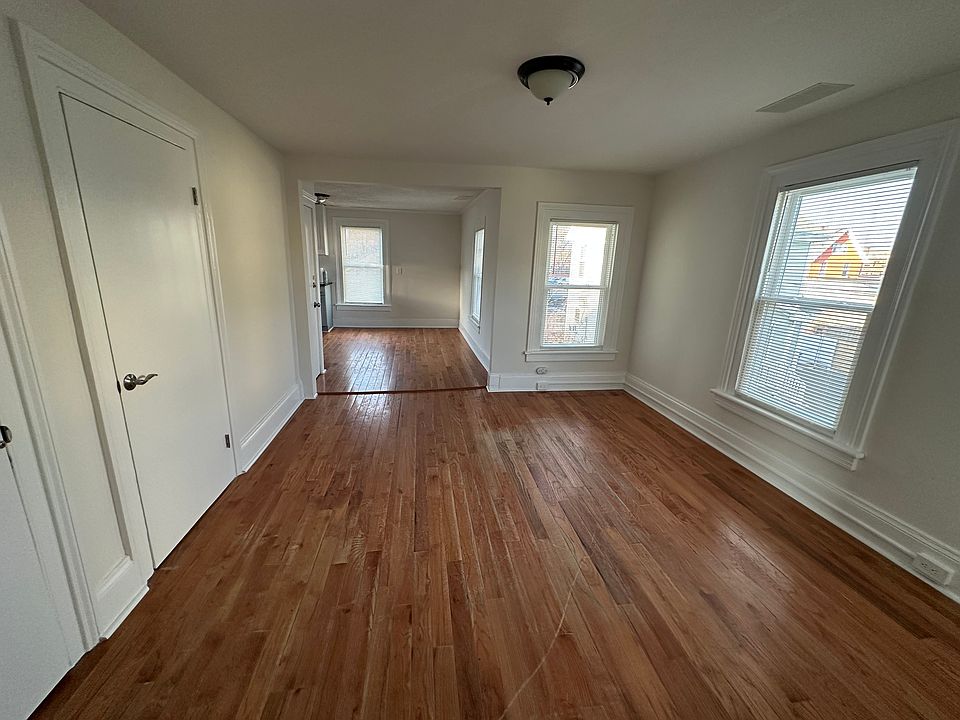 1st image of 164 Hanover St Floor 2
