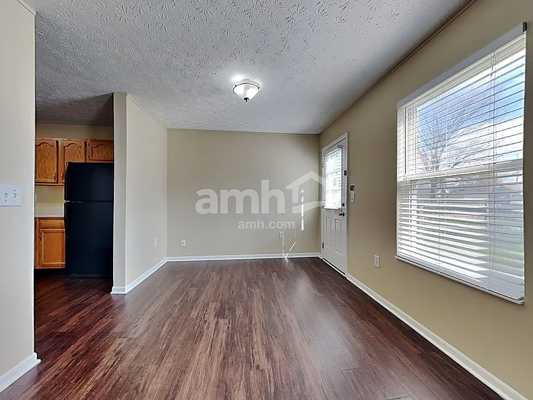 918 Kreider Ct — Photo 5