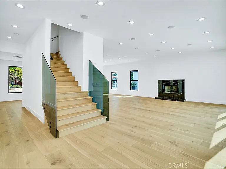 13838 Milbank St — Photo 17