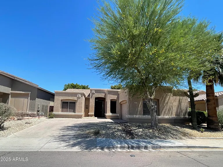 1680 W Saragosa St — Photo 2