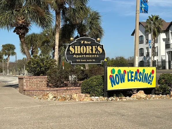The Shores Apartments