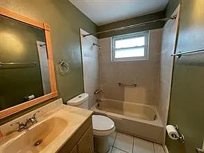 8136 NW 21st Ct — Photo 19