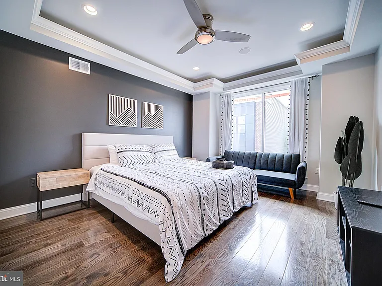1513 S Lambert St — Photo 49