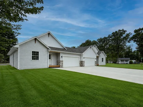 1706 Woodward Ave, Traverse City, MI 49686
