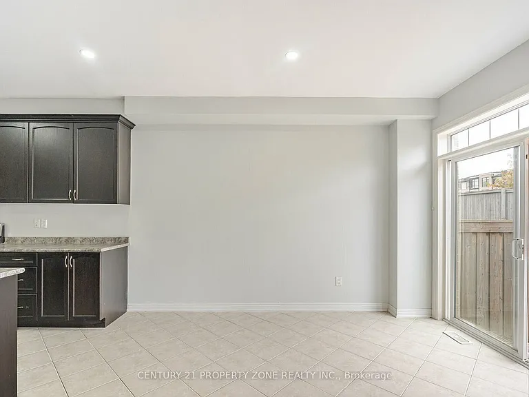6 Dufay Rd — Photo 8