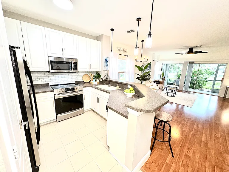 1380 Weeping Willow Ct #1380 — Photo 5