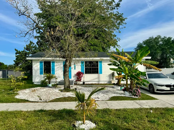 300 Elaine Circle E, West Palm Beach, FL 33409