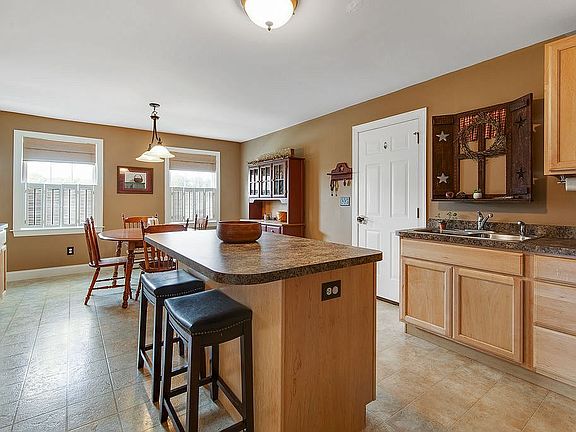 2nd image of 11945 Sparks Ln