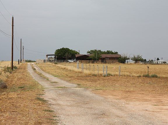 2nd image of 2810 W County Road 140
