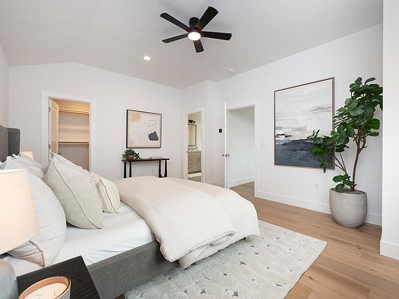 5th image of 2080 Arroyo Ave