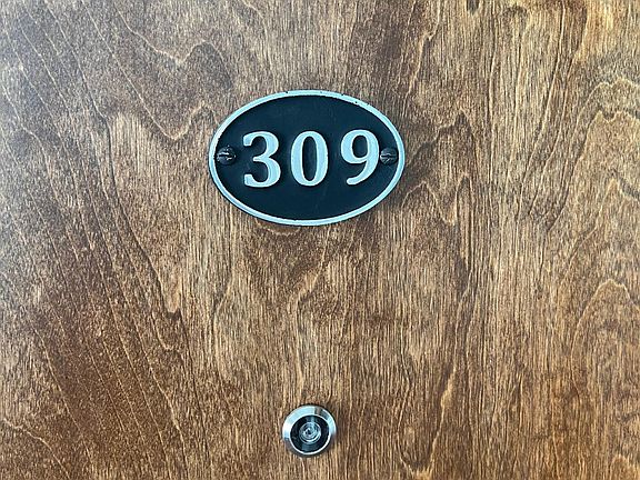 4th image of 3004 Canal St #309