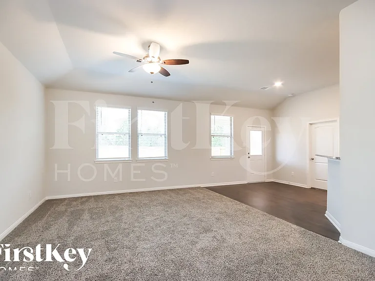 11024 Patriot Ct — Photo 3