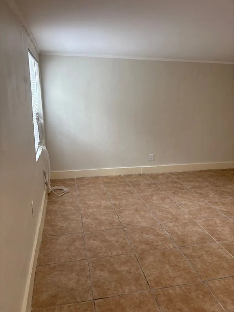 1420 Marguerite Avenue — Photo 4